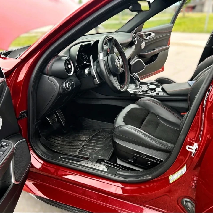 2017 Alfa Romeo Giulia Quadrifoglio - Image 7 of 20