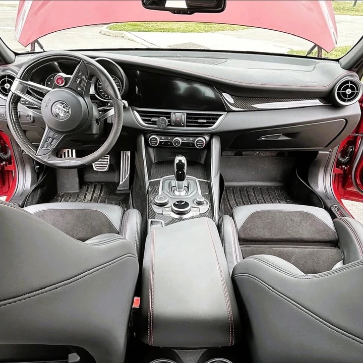 2017 Alfa Romeo Giulia Quadrifoglio - Image 11 of 20