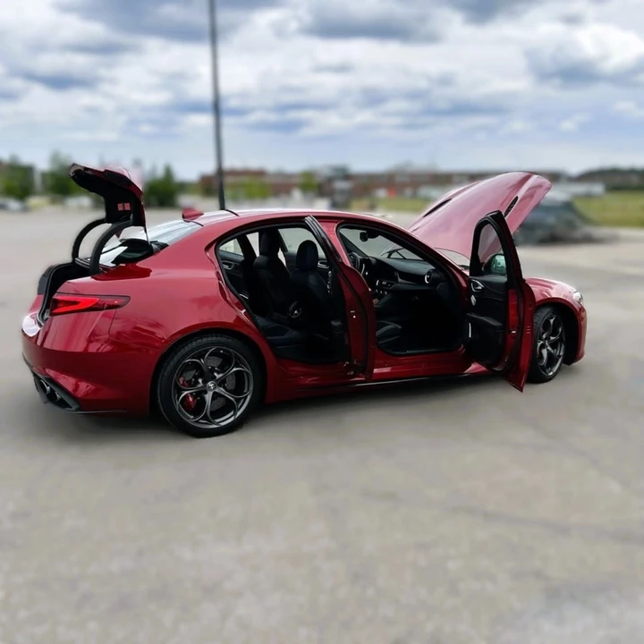 2017 Alfa Romeo Giulia Quadrifoglio - Image 13 of 20