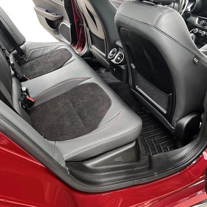 2017 Alfa Romeo Giulia Quadrifoglio - Image 18 of 20