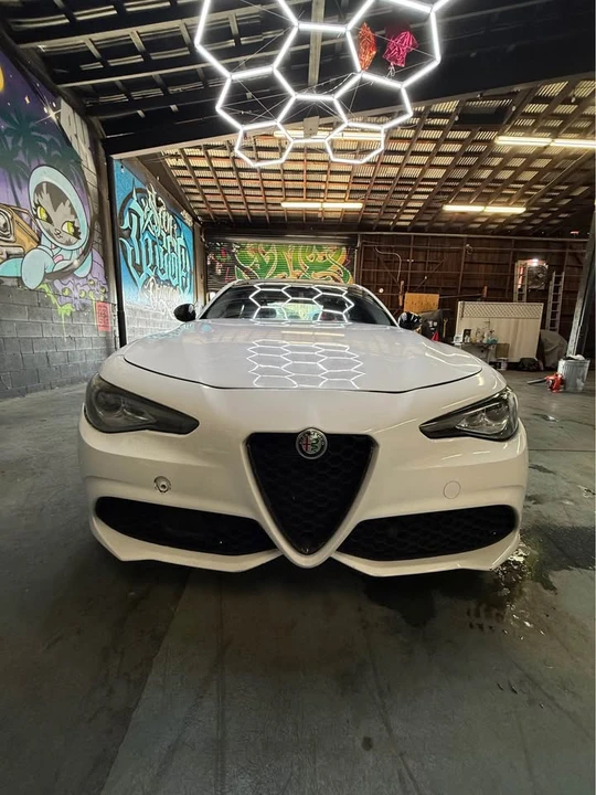 2017 Alfa Romeo Giulia - Image 7 of 11
