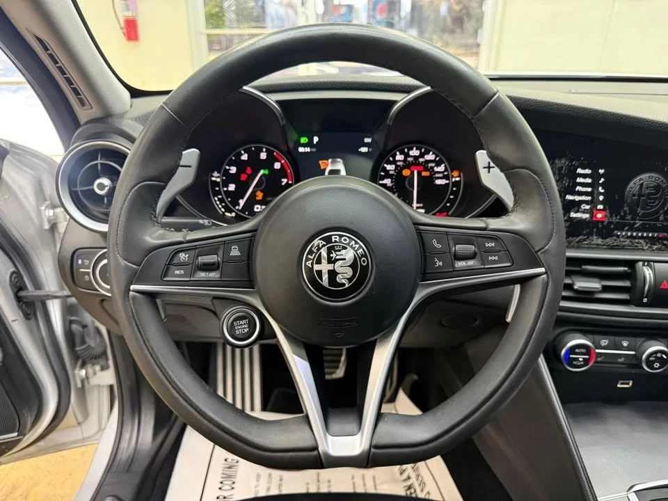 2017 Alfa Romeo Giulia - Image 10 of 18