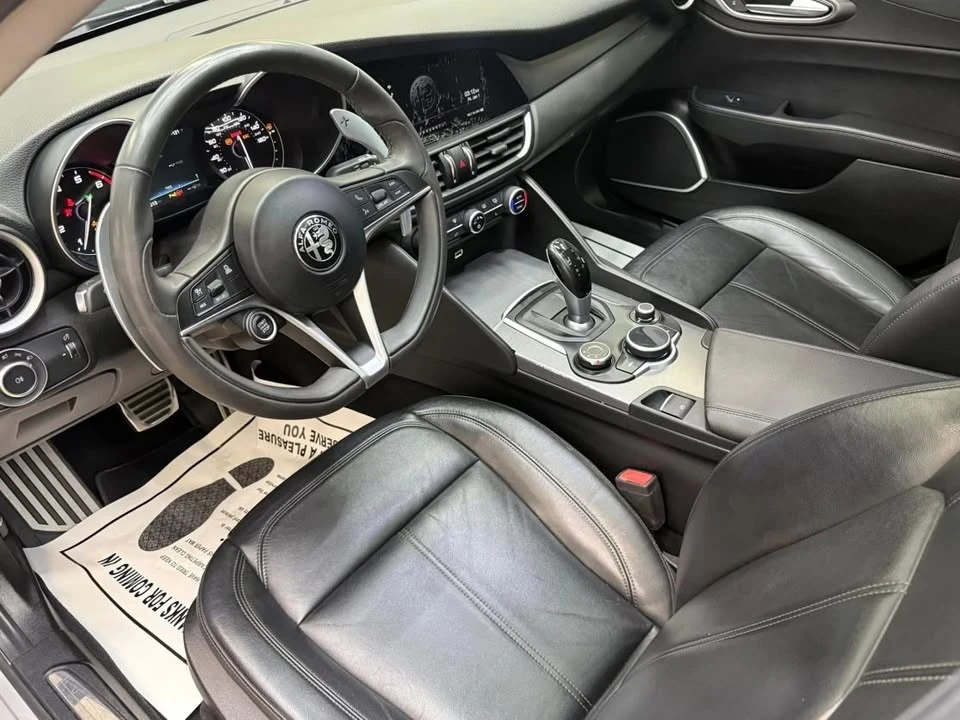 2017 Alfa Romeo Giulia - Image 8 of 18