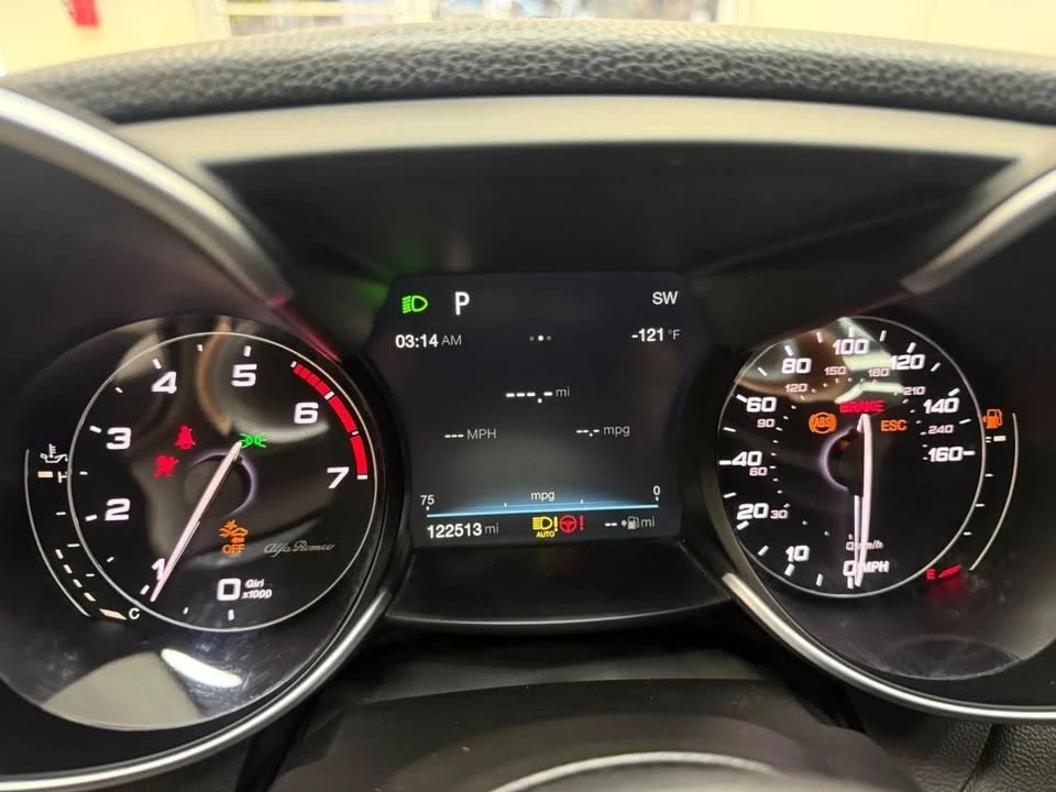 2017 Alfa Romeo Giulia - Image 15 of 18