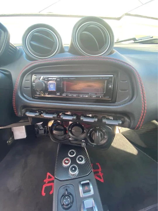 2017 Alfa Romeo 4C Coupe - Image 9 of 10