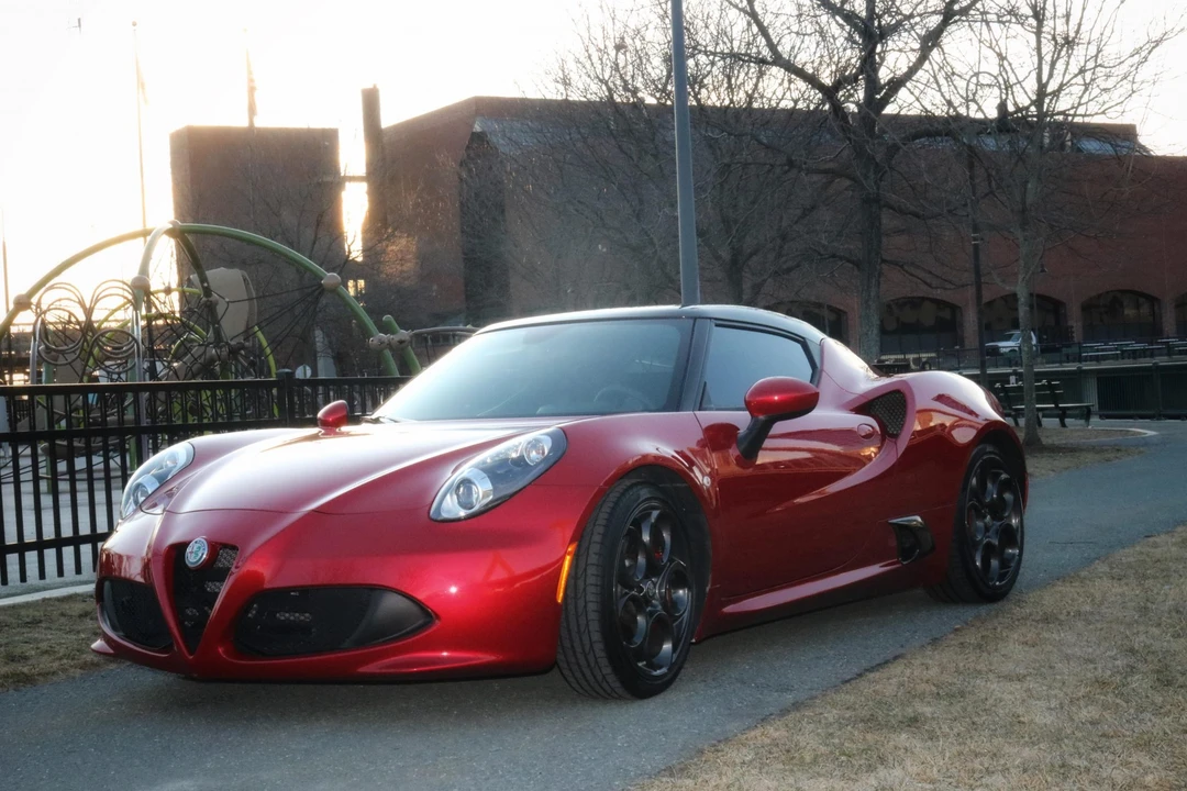 2017 Alfa Romeo 4C Coupe - Image 13 of 31