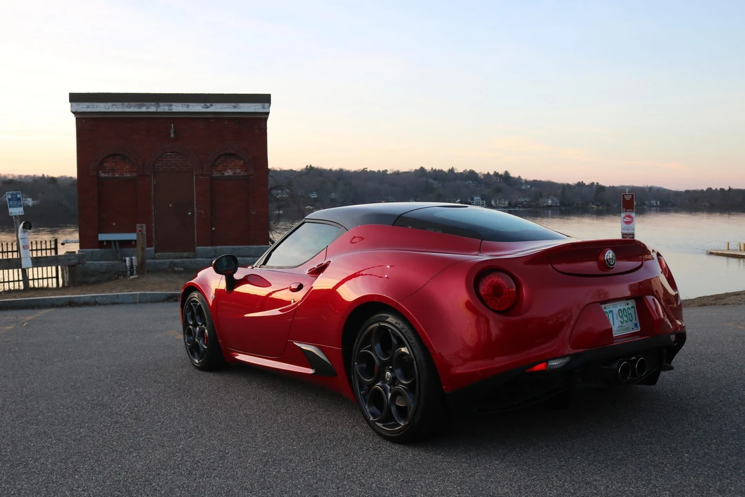 2017 Alfa Romeo 4C Coupe - Image 28 of 31