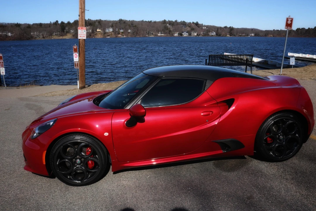 2017 Alfa Romeo 4C Coupe - Image 17 of 31