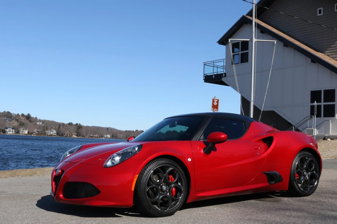 2017 Alfa Romeo 4C Coupe - Image 16 of 31
