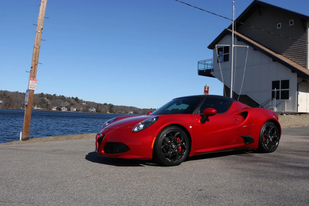 2017 Alfa Romeo 4C Coupe - Image 15 of 31