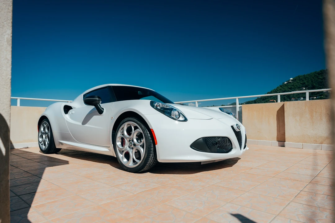 2017 Alfa Romeo 4C - Image 3 of 31