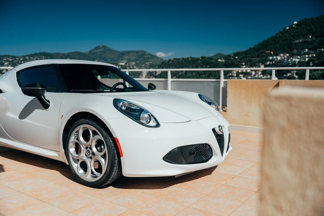 2017 Alfa Romeo 4C - Image 22 of 31