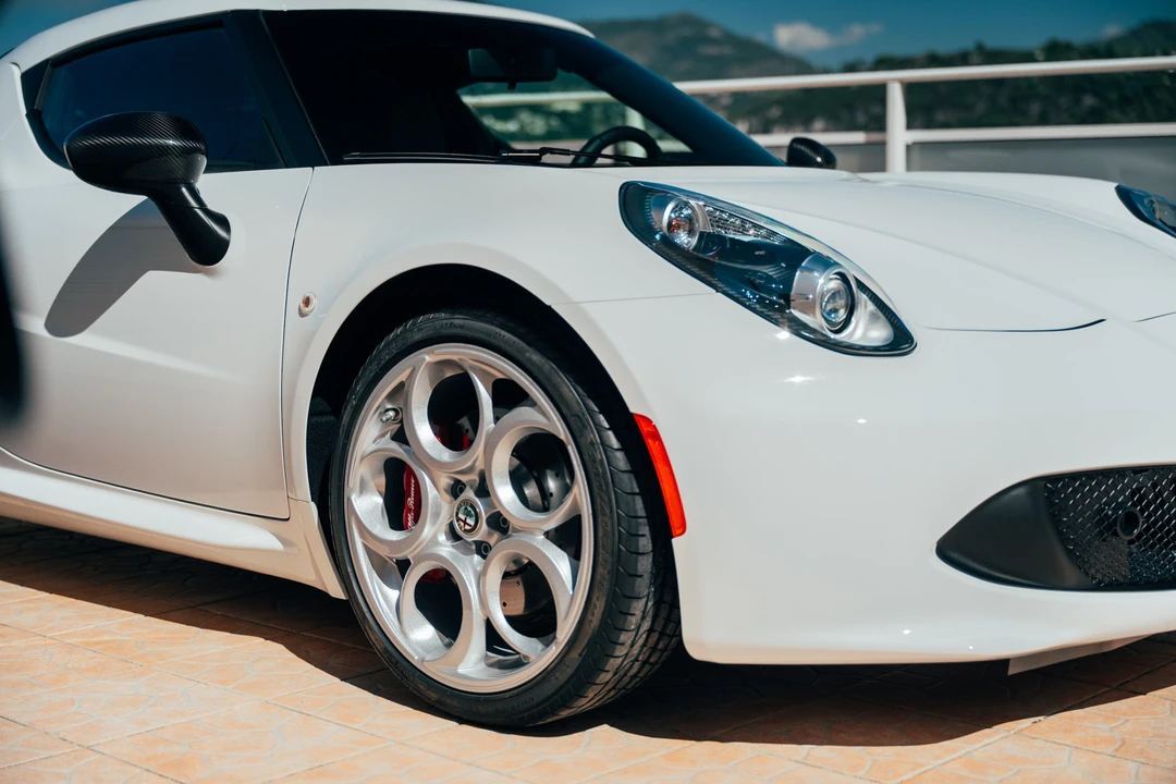 2017 Alfa Romeo 4C - Image 23 of 31