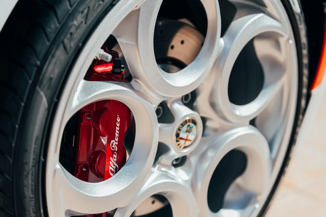 2017 Alfa Romeo 4C - Image 25 of 31
