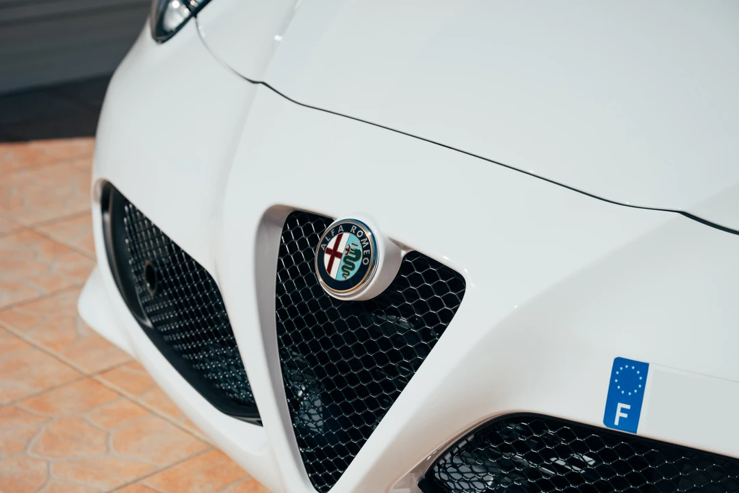 2017 Alfa Romeo 4C - Image 11 of 31
