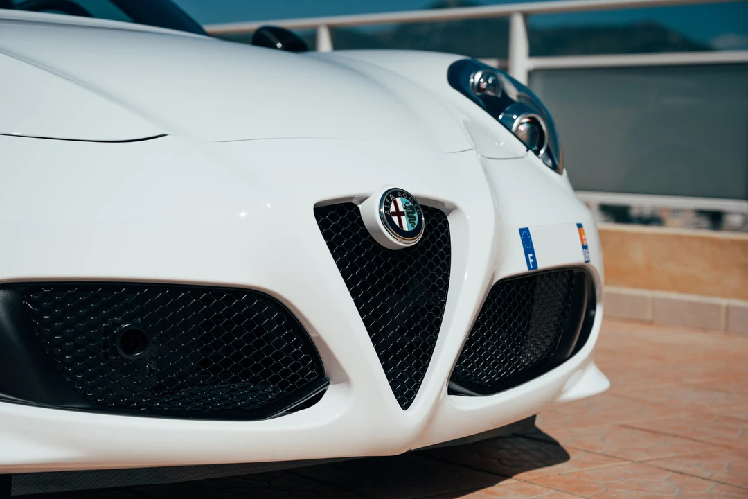 2017 Alfa Romeo 4C - Image 12 of 31