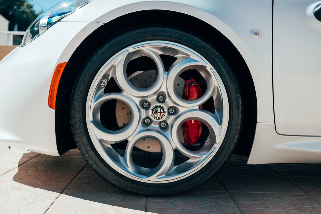 2017 Alfa Romeo 4C - Image 29 of 31