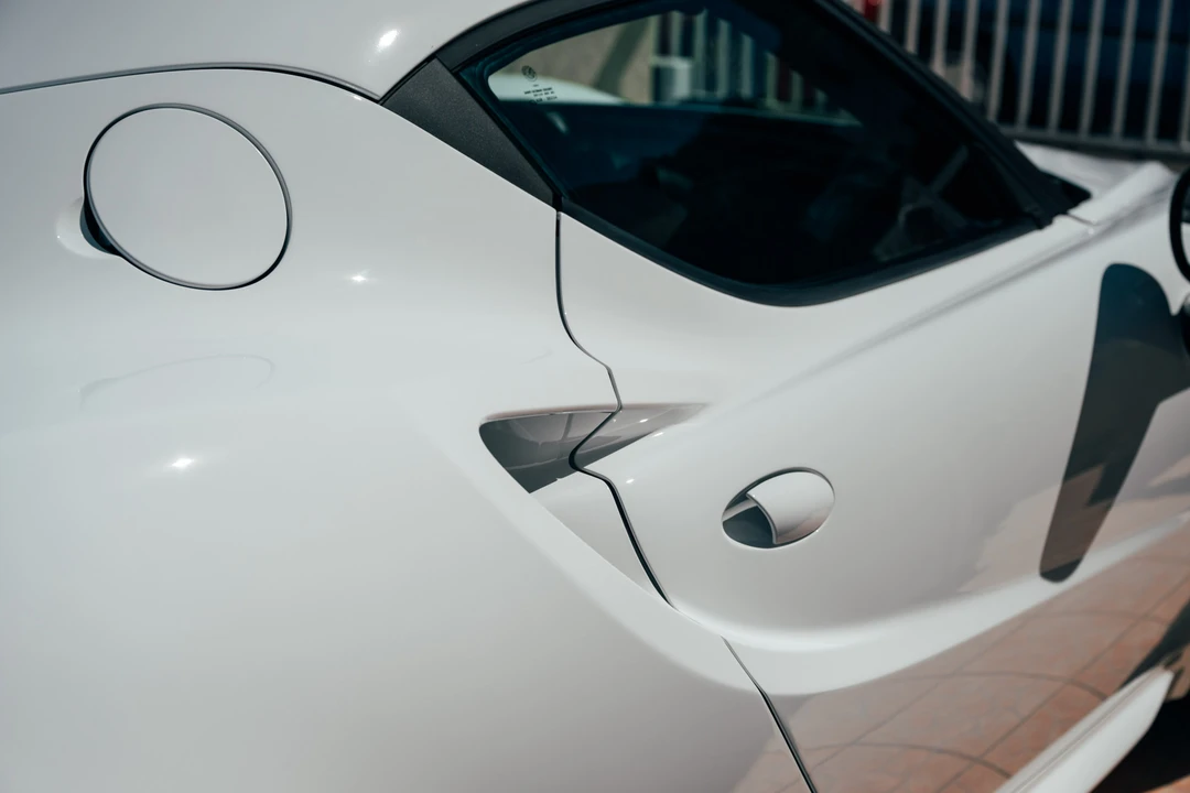 2017 Alfa Romeo 4C - Image 13 of 31