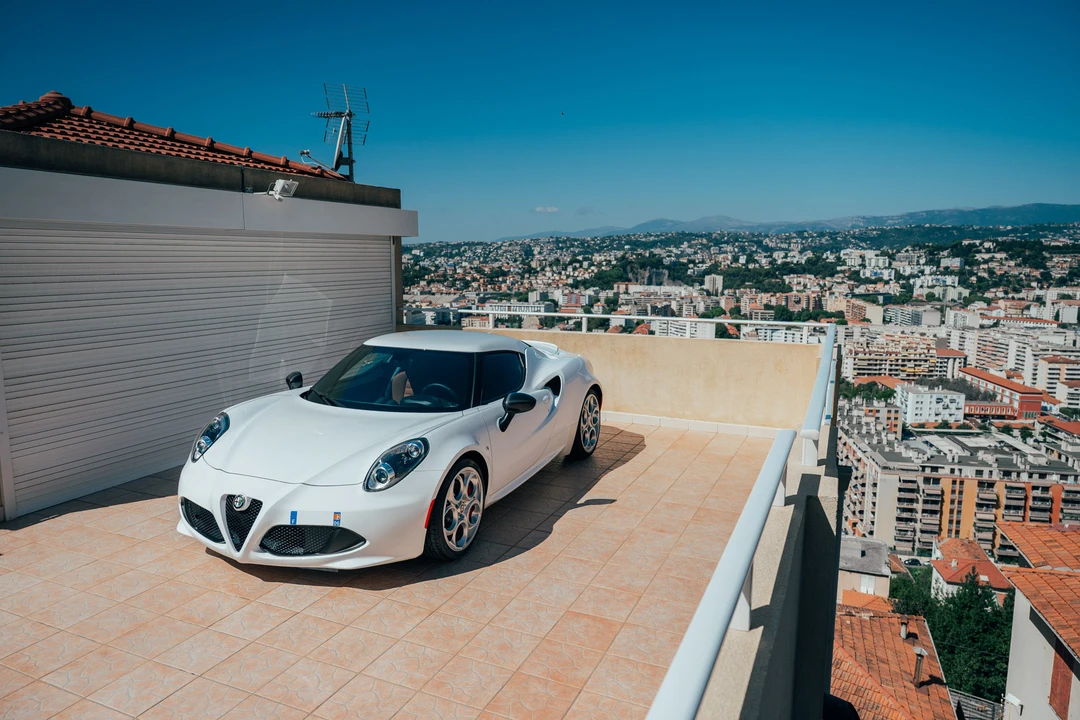2017 Alfa Romeo 4C - Image 6 of 31