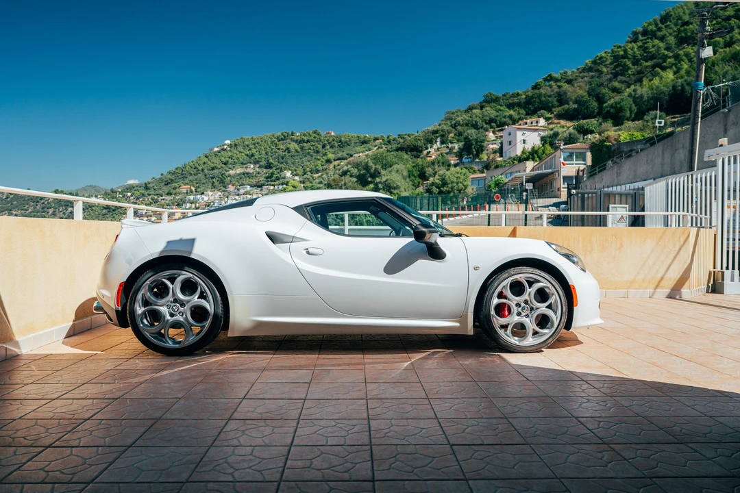 2017 Alfa Romeo 4C - Image 4 of 31