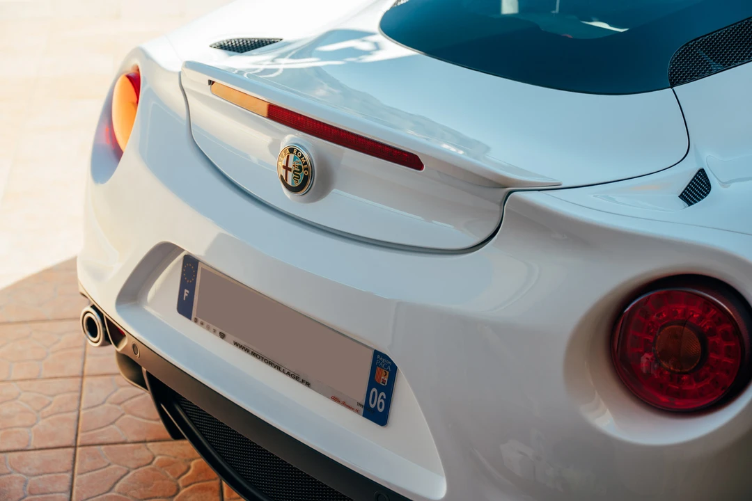 2017 Alfa Romeo 4C - Image 17 of 31