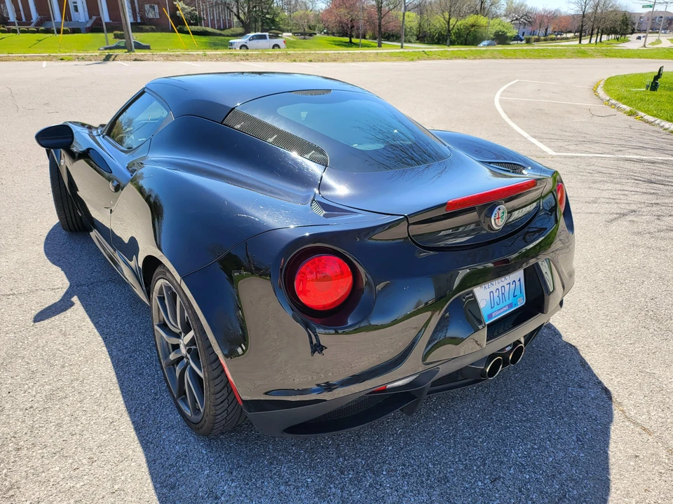 2017 Alfa Romeo 4C Coupe - Image 28 of 31