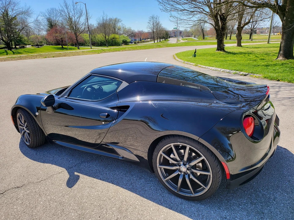 2017 Alfa Romeo 4C Coupe - Image 23 of 31