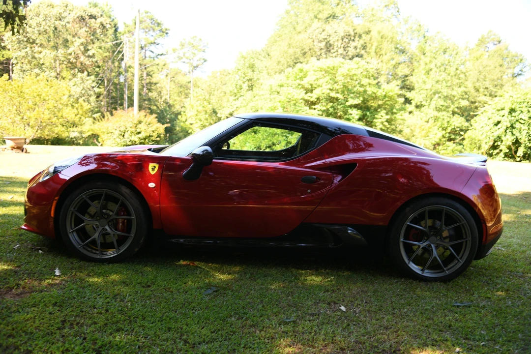 2017 Alfa Romeo 4C - Image 9 of 31