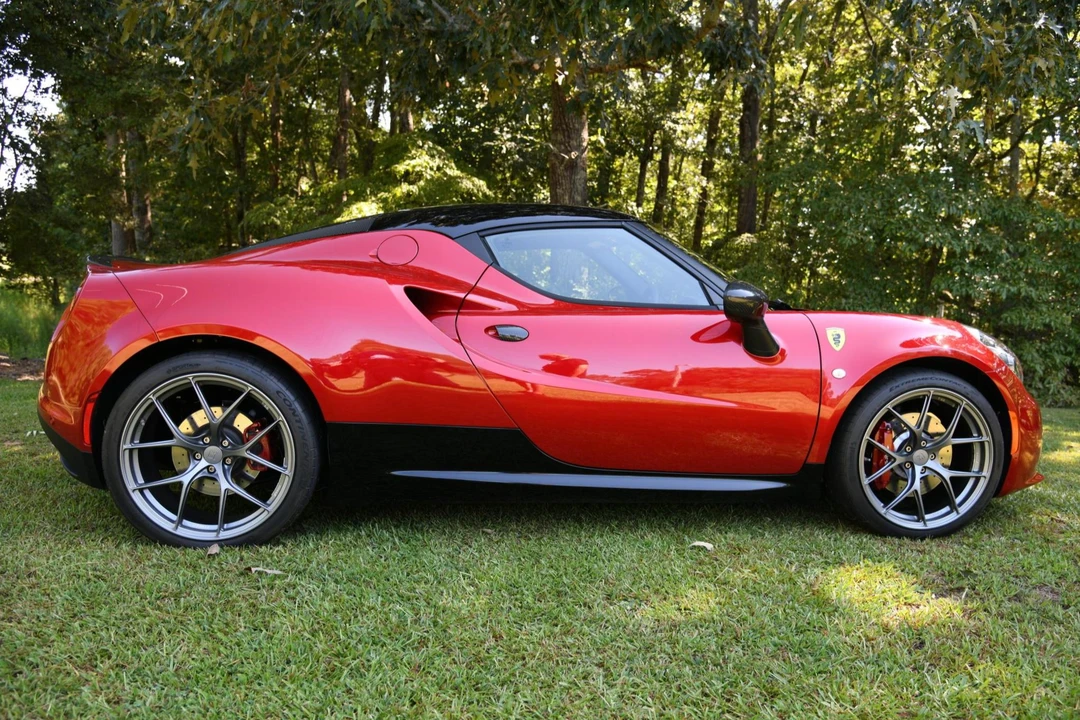 2017 Alfa Romeo 4C - Image 3 of 31
