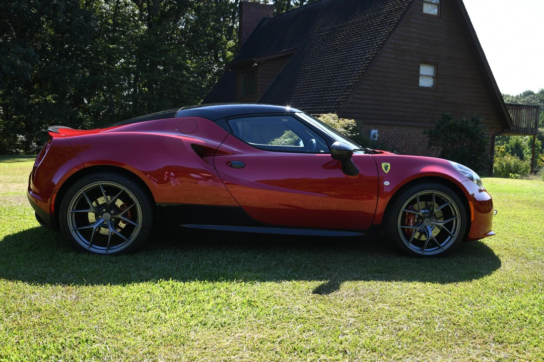 2017 Alfa Romeo 4C - Image 17 of 31