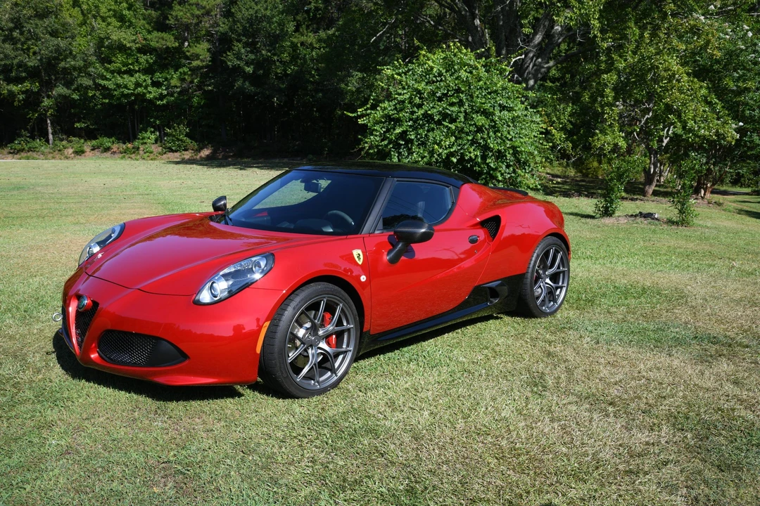 2017 Alfa Romeo 4C - Image 8 of 31