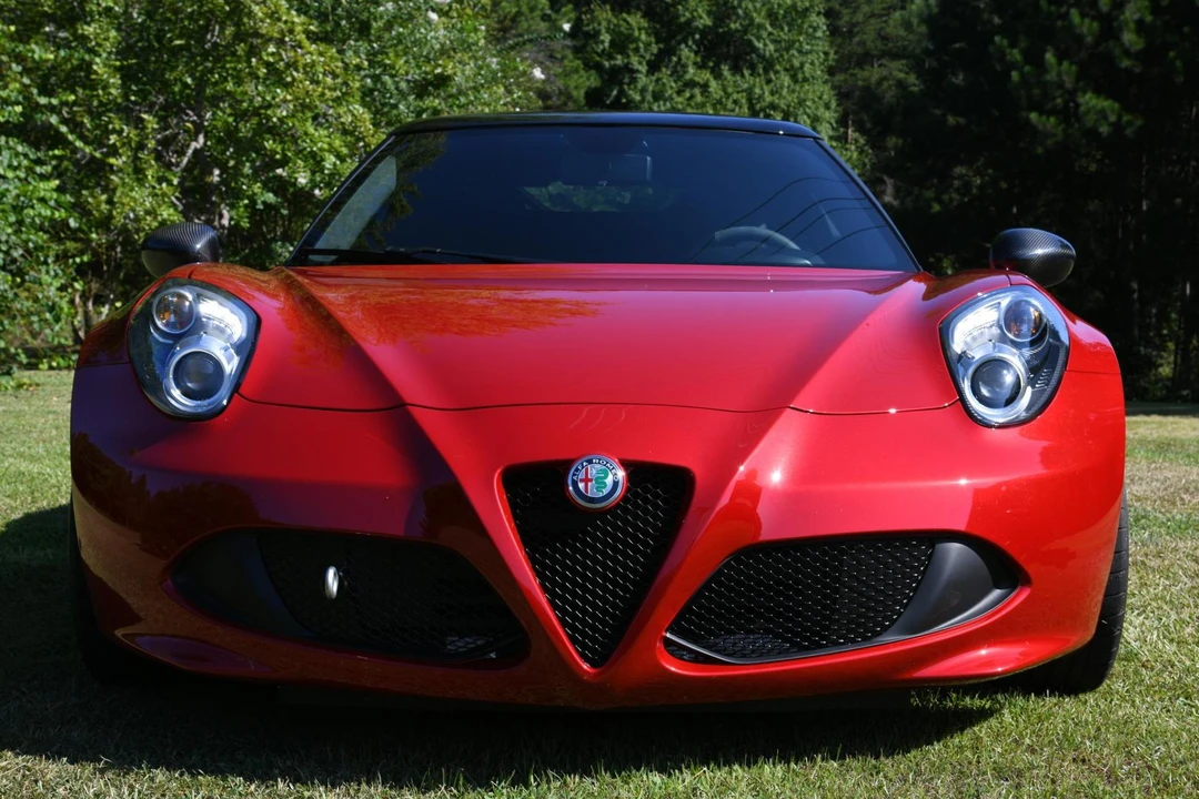 2017 Alfa Romeo 4C - Image 2 of 31