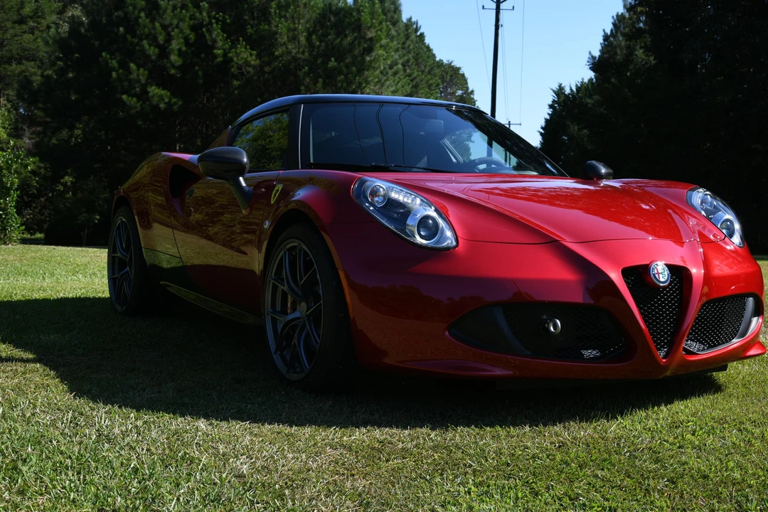 2017 Alfa Romeo 4C - Image 18 of 31