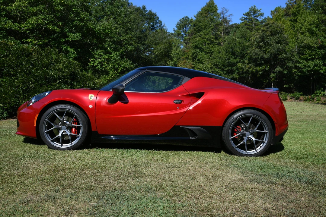 2017 Alfa Romeo 4C - Image 10 of 31