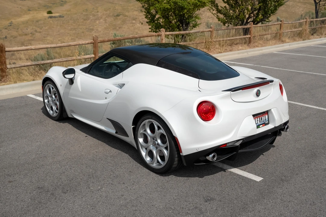 2017 Alfa Romeo 4C - Image 14 of 31