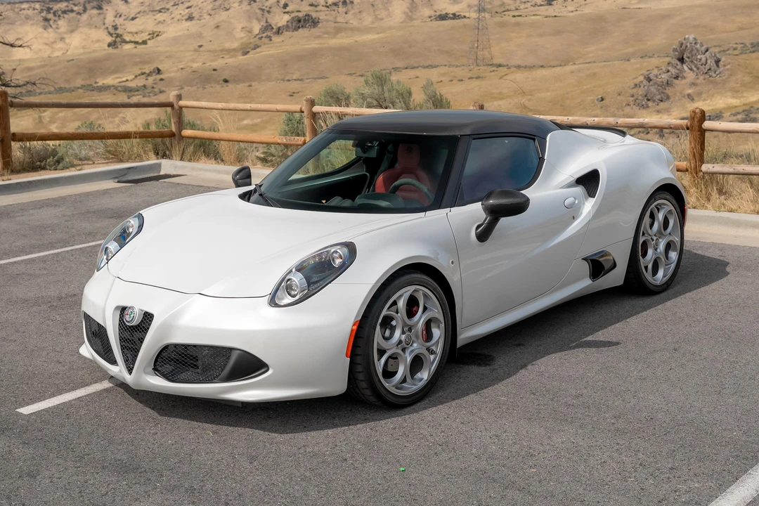 2017 Alfa Romeo 4C - Image 8 of 31