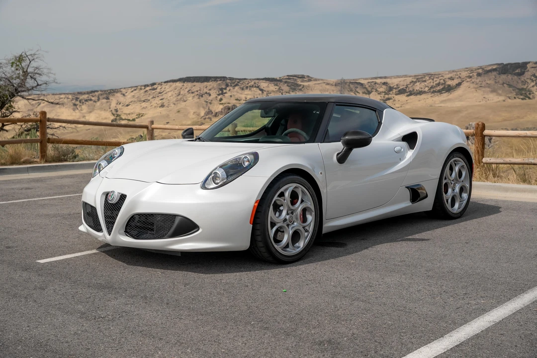 2017 Alfa Romeo 4C - Image 10 of 31