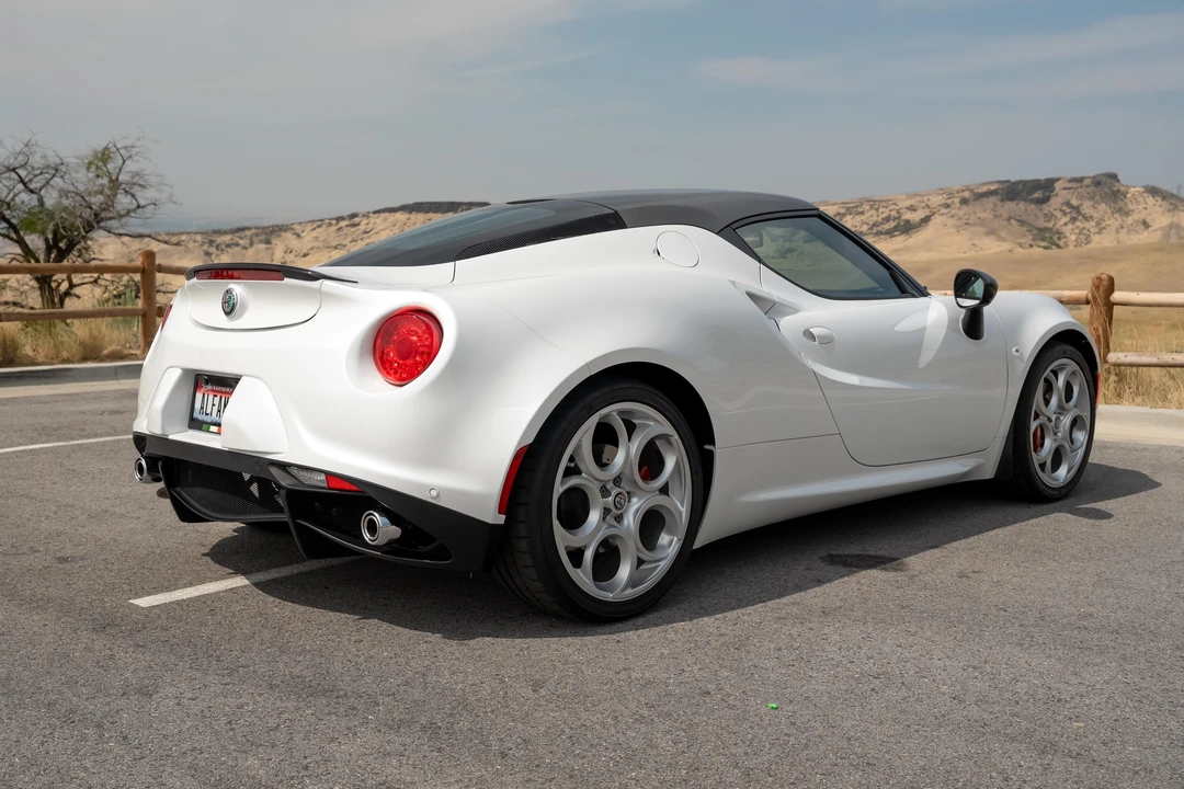 2017 Alfa Romeo 4C - Image 19 of 31