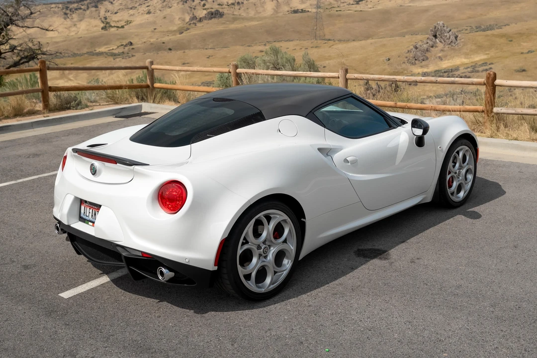 2017 Alfa Romeo 4C - Image 17 of 31