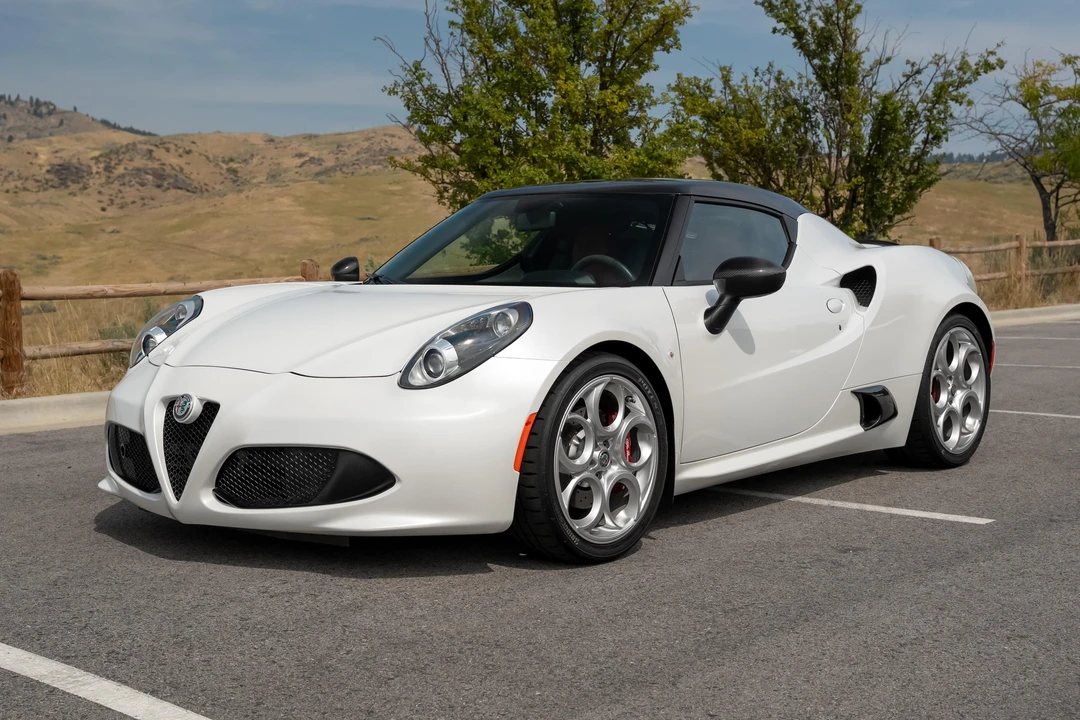 2017 Alfa Romeo 4C - Image 9 of 31