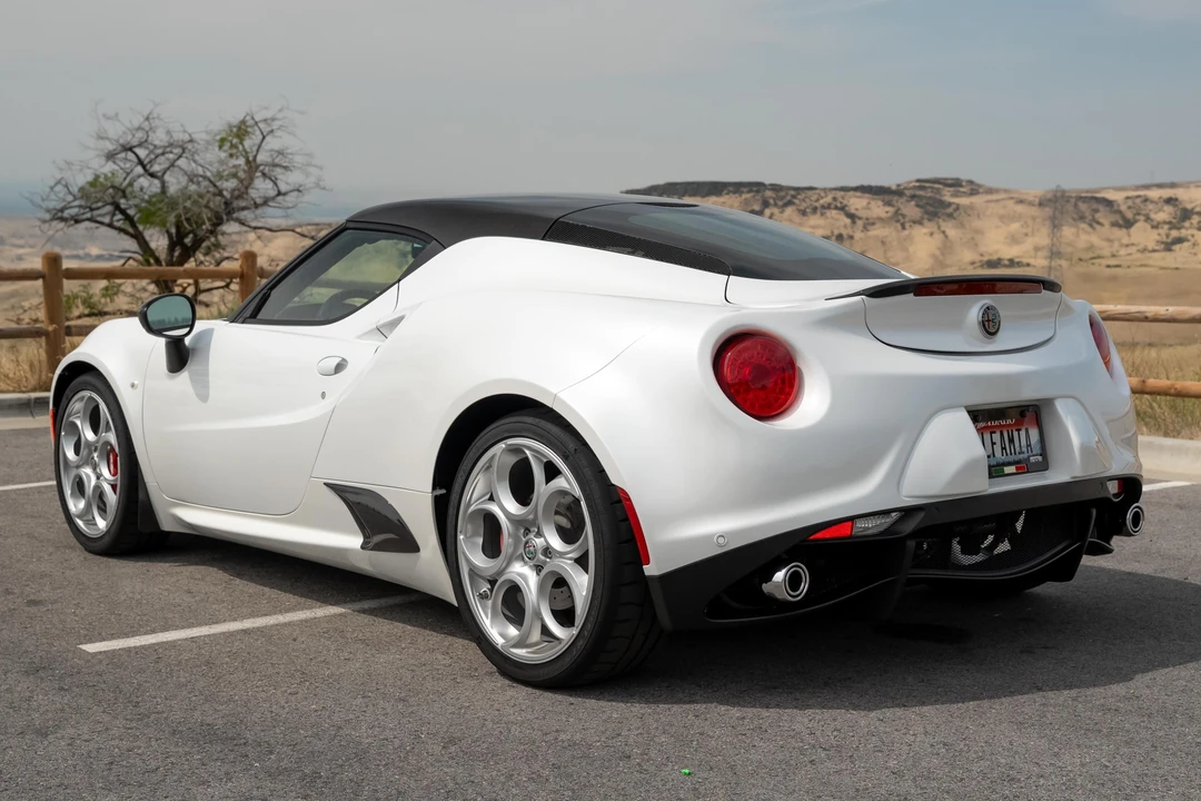 2017 Alfa Romeo 4C - Image 4 of 31