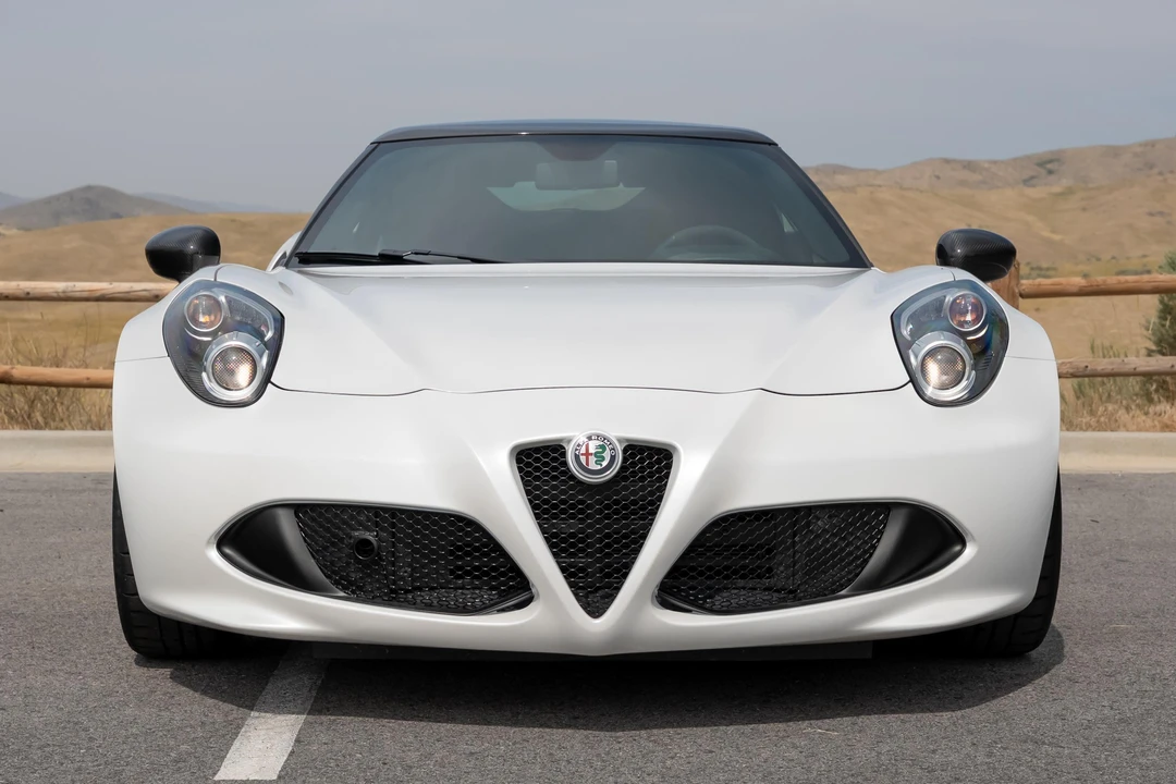 2017 Alfa Romeo 4C - Image 2 of 31