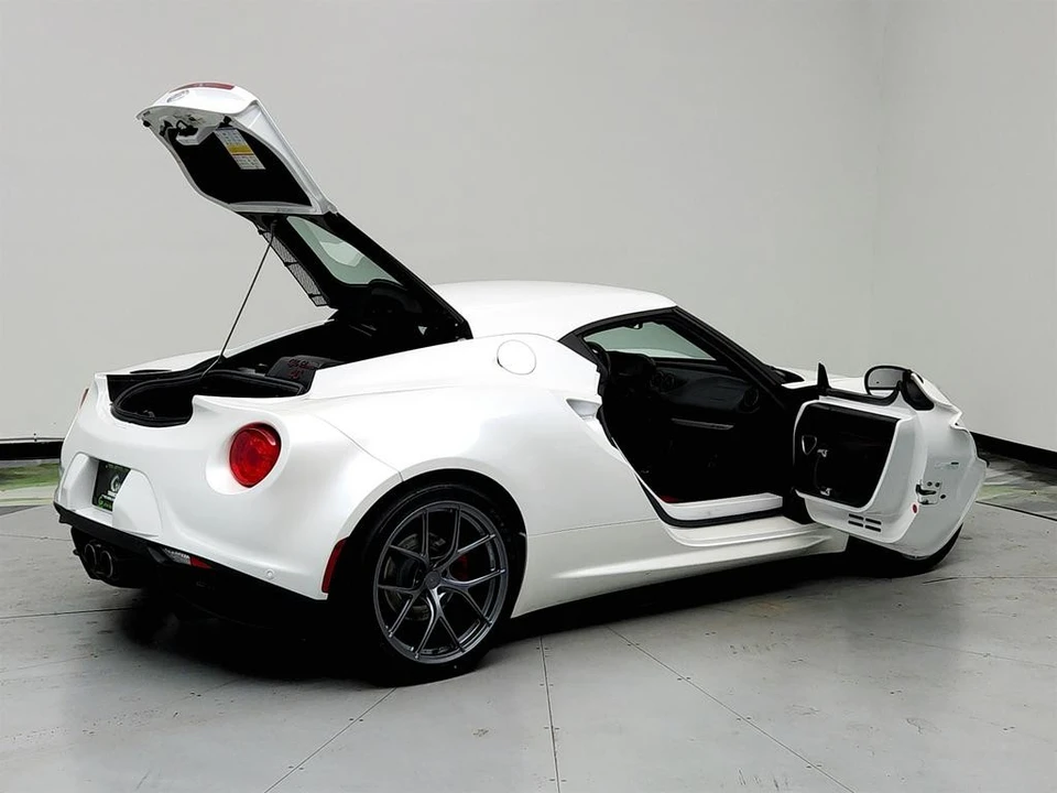 2017 Alfa Romeo 4C Coupe - Image 11 of 12