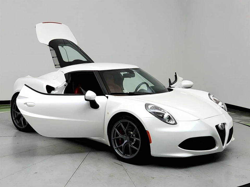 2017 Alfa Romeo 4C Coupe - Image 10 of 12