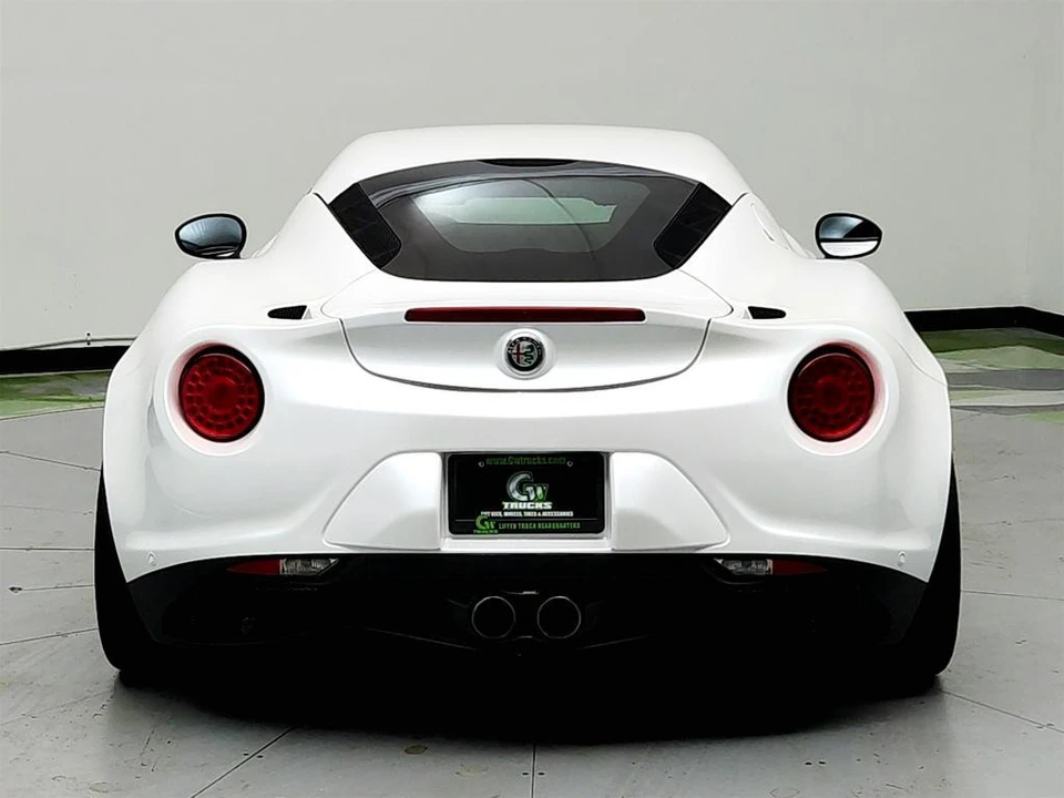 2017 Alfa Romeo 4C Coupe - Image 6 of 12