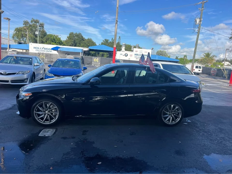 2017 Alfa Romeo 4C Spider - Image 2 of 11