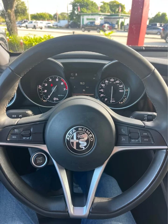 2017 Alfa Romeo 4C Spider - Image 9 of 11