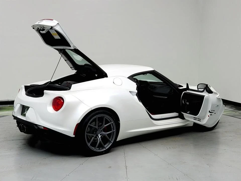 2017 Alfa Romeo 4C Spider - Image 9 of 18