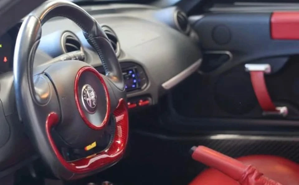 2017 Alfa Romeo 4C Spider - Image 6 of 9