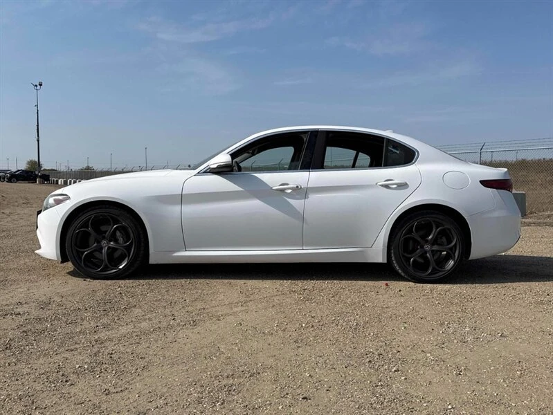 2017 Alfa Romeo Giulia - Image 3 of 12